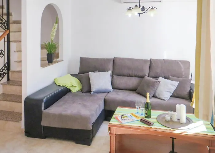 Cozy In With Wifi 度假居 *